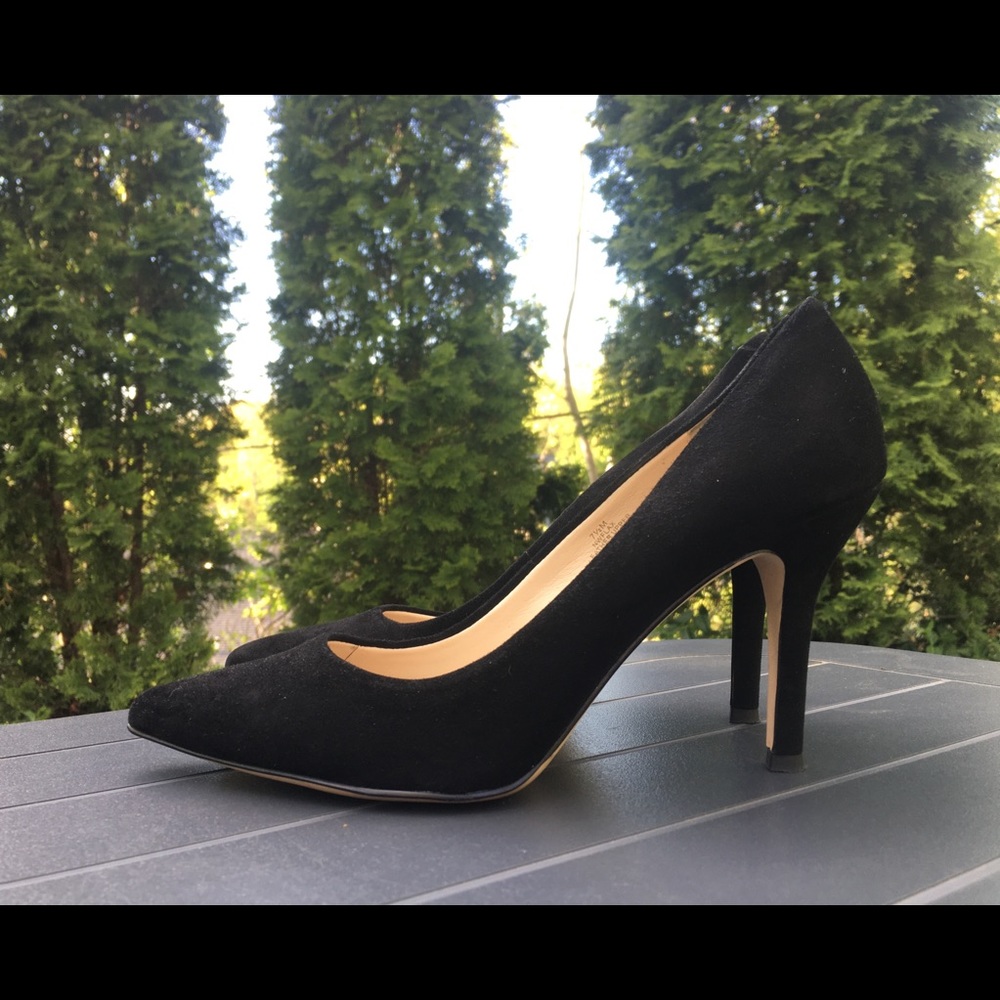 Chic, Classic Nine West Black Heels- Size 7.5